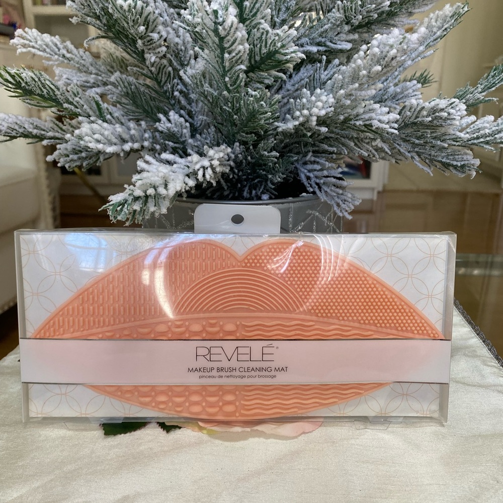 REVELE MAKEUP BRUSH CLEANING MAT